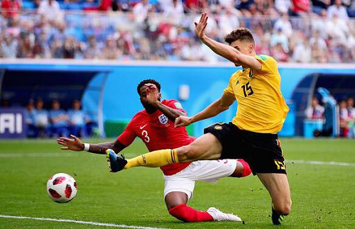 日职联前瞻：福冈黄蜂主场迎战横滨FC，防守漏洞能否抵挡对手稳健防线？  
